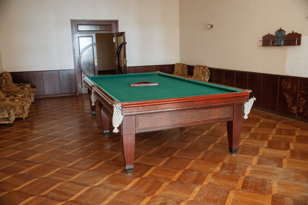 slate pool tables vs non-slate pool tables